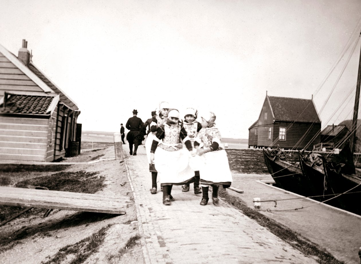 Børn på Marken Island, Holland, 1898 af James Batkin