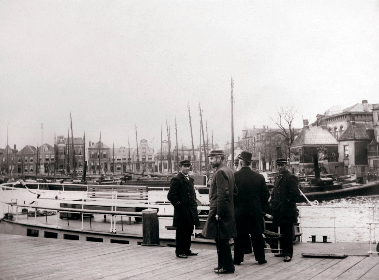 Mænd ved en kanalbåd, Rotterdam, 1898. af James Batkin