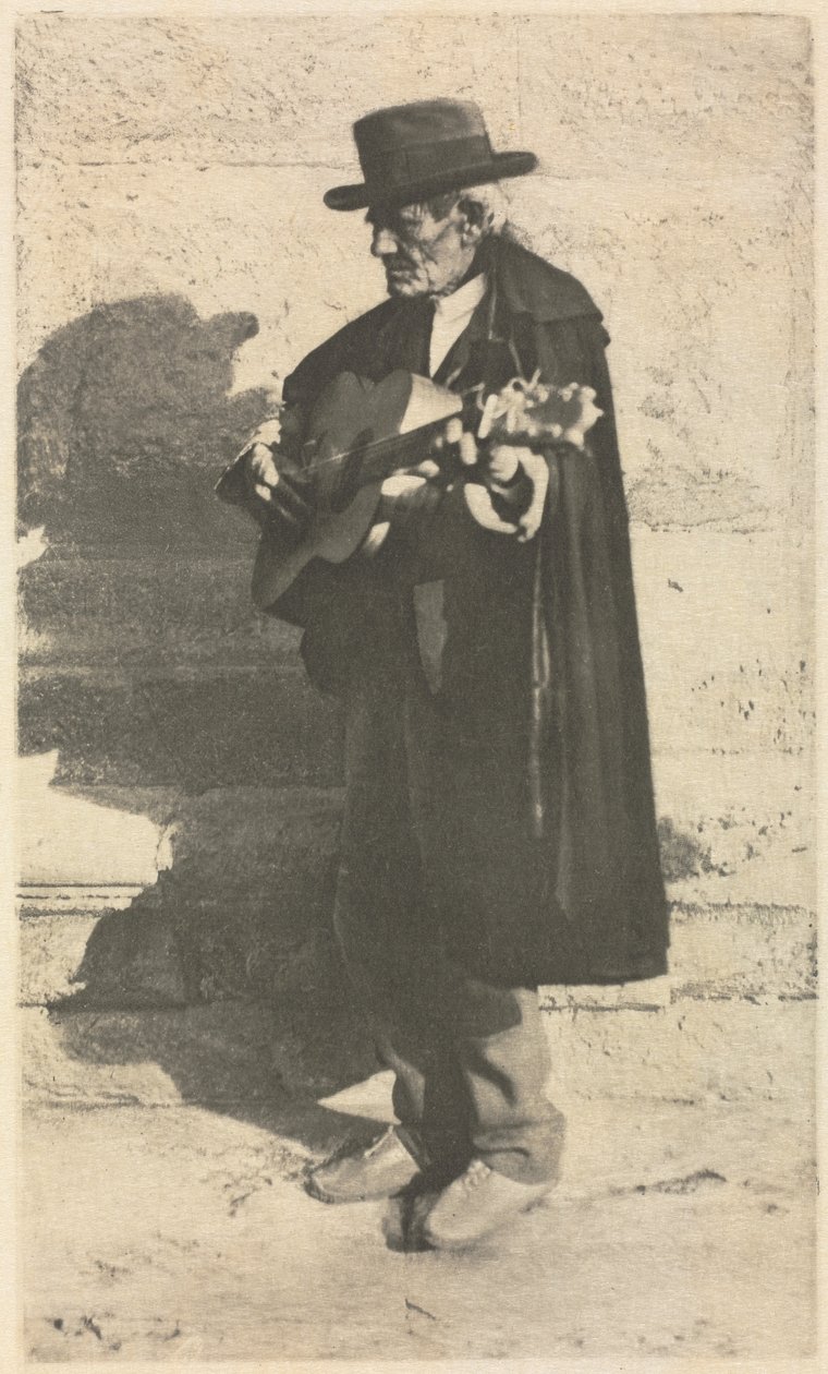 Kameraarbejde: En blind musiker - Granada, 1914. af James Craig Annan