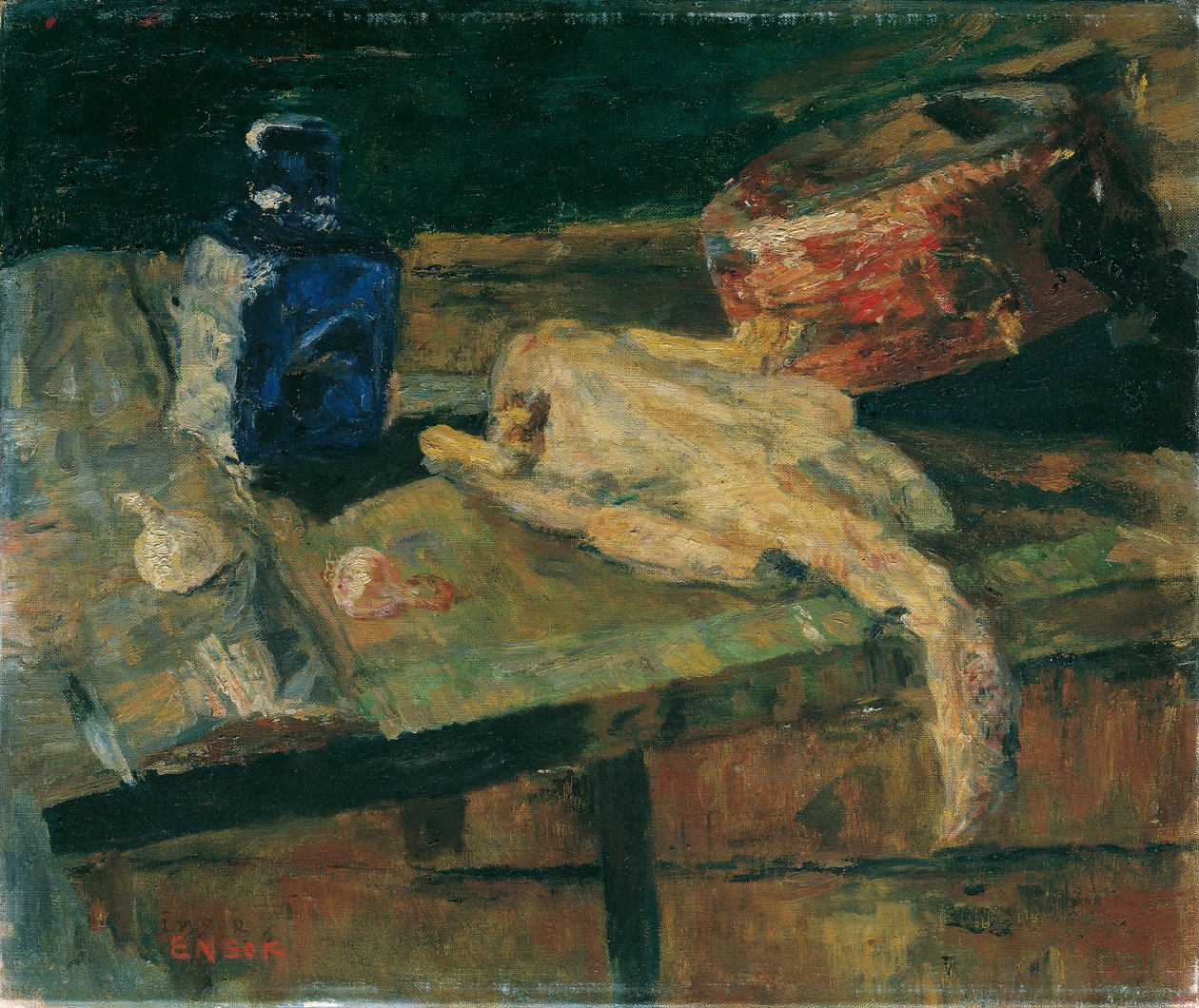 Stilleben med blå flaske og plukket kylling af James Ensor