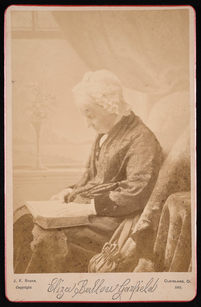 Portræt af Eliza Ballou Garfield 1801-1888, 1881. af James Fitzallen Ryder