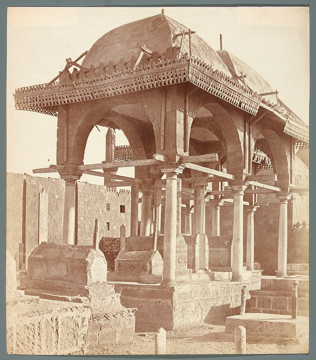 Egypten. Kairo. Familiegrave fra osmannisk tid i den sydlige nekropol (18. århundrede) af James Robertson