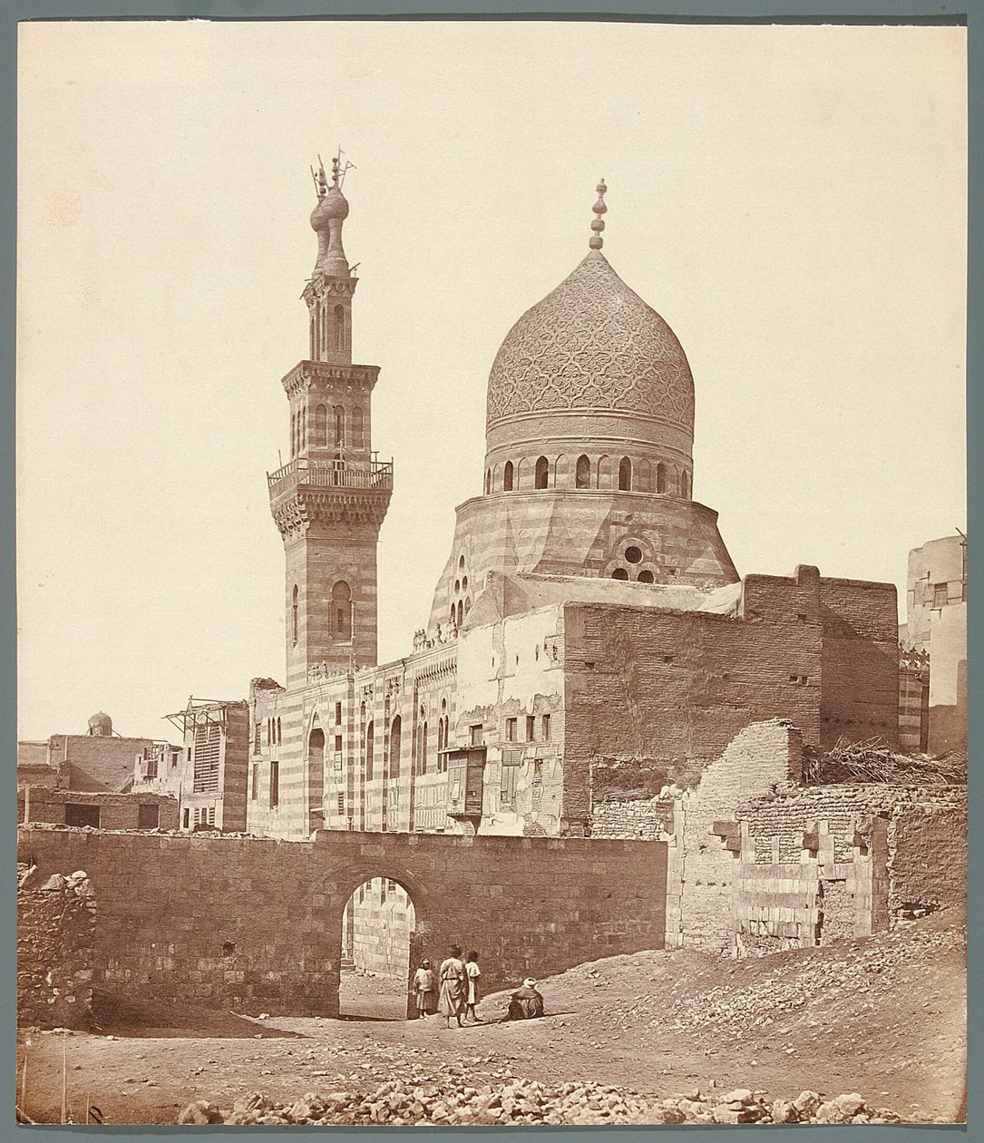 Egypten. Kairo. Religiøst gravkompleks for den mamlukkiske emir Kani Bey Ar-Rammah (1503) af James Robertson