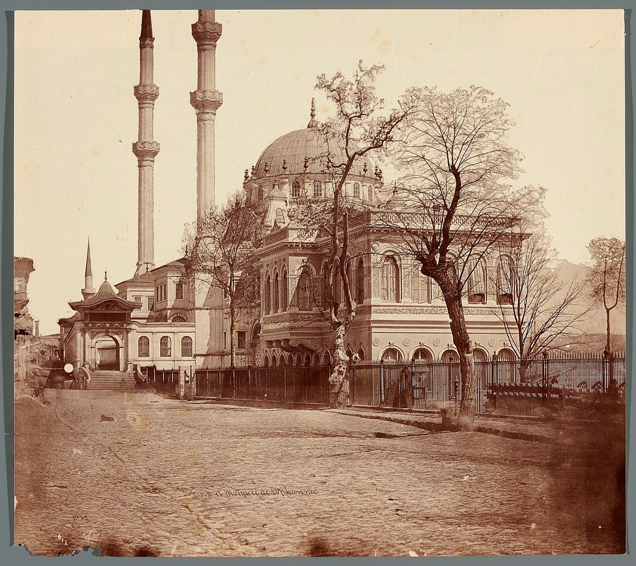 Kiosk og moské i Tophane af James Robertson