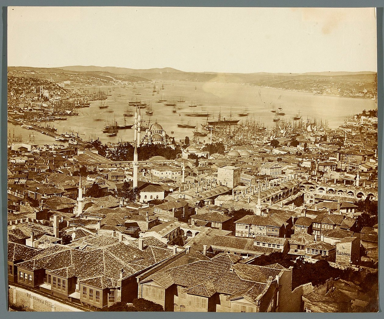 »Bosporus« [Istanbul. Panorama over byen - udsigt mod Bosporusstrædet] af James Robertson