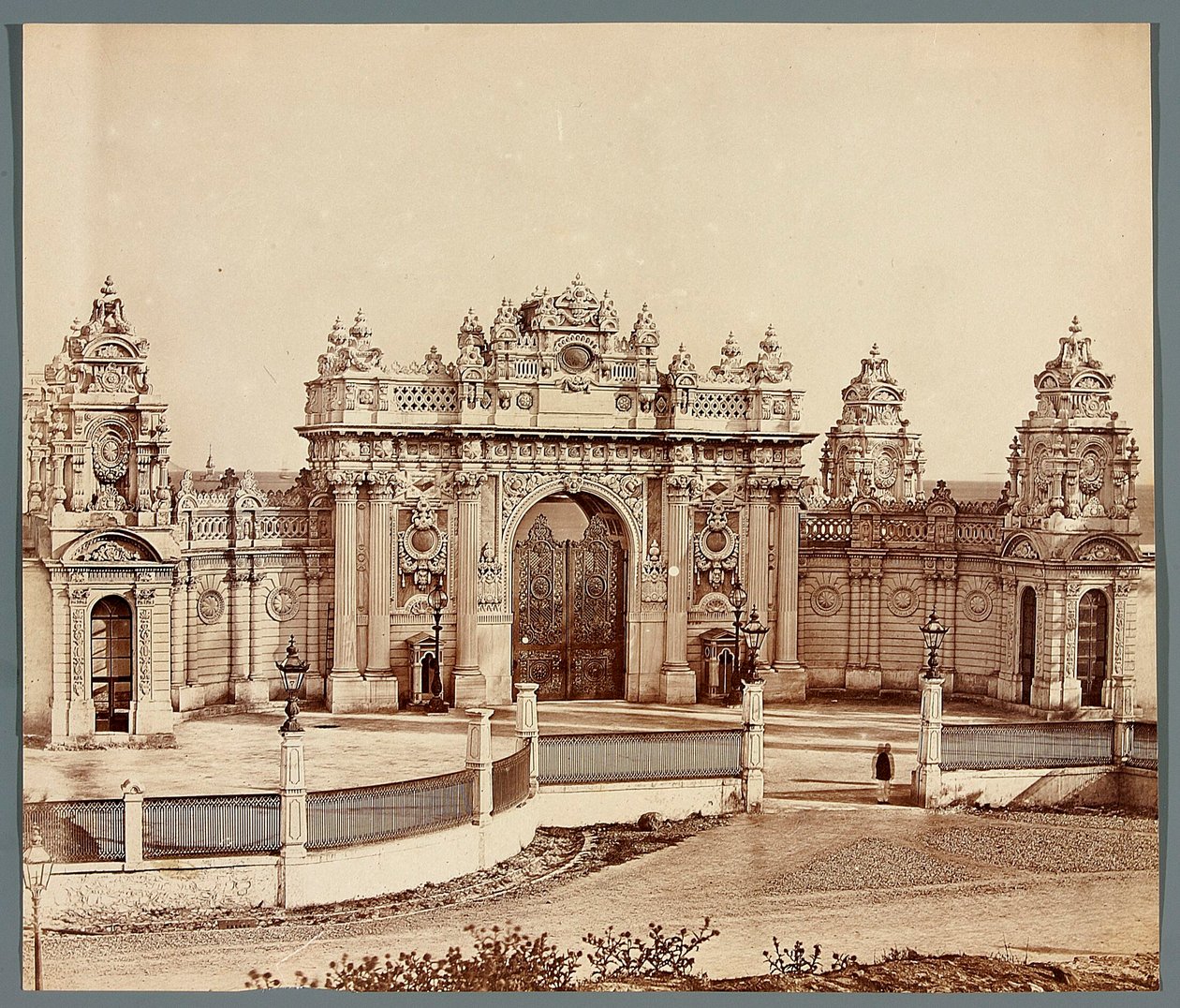 Istanbul. Dolmabahçe-paladset - port af James Robertson