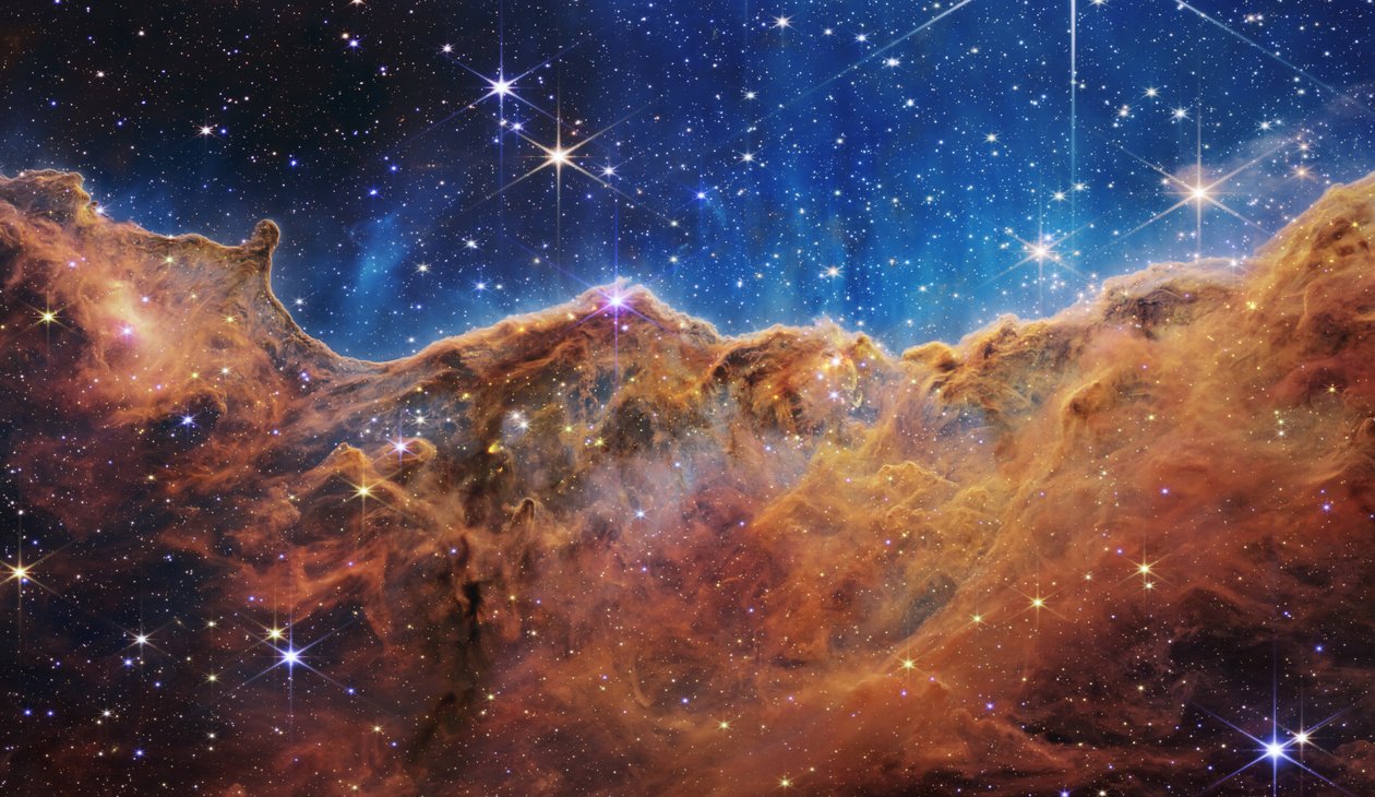 Kosmiske klipper i Carina-tågen (NIRCam-billede) af James Webb Space Telescope (NASA)