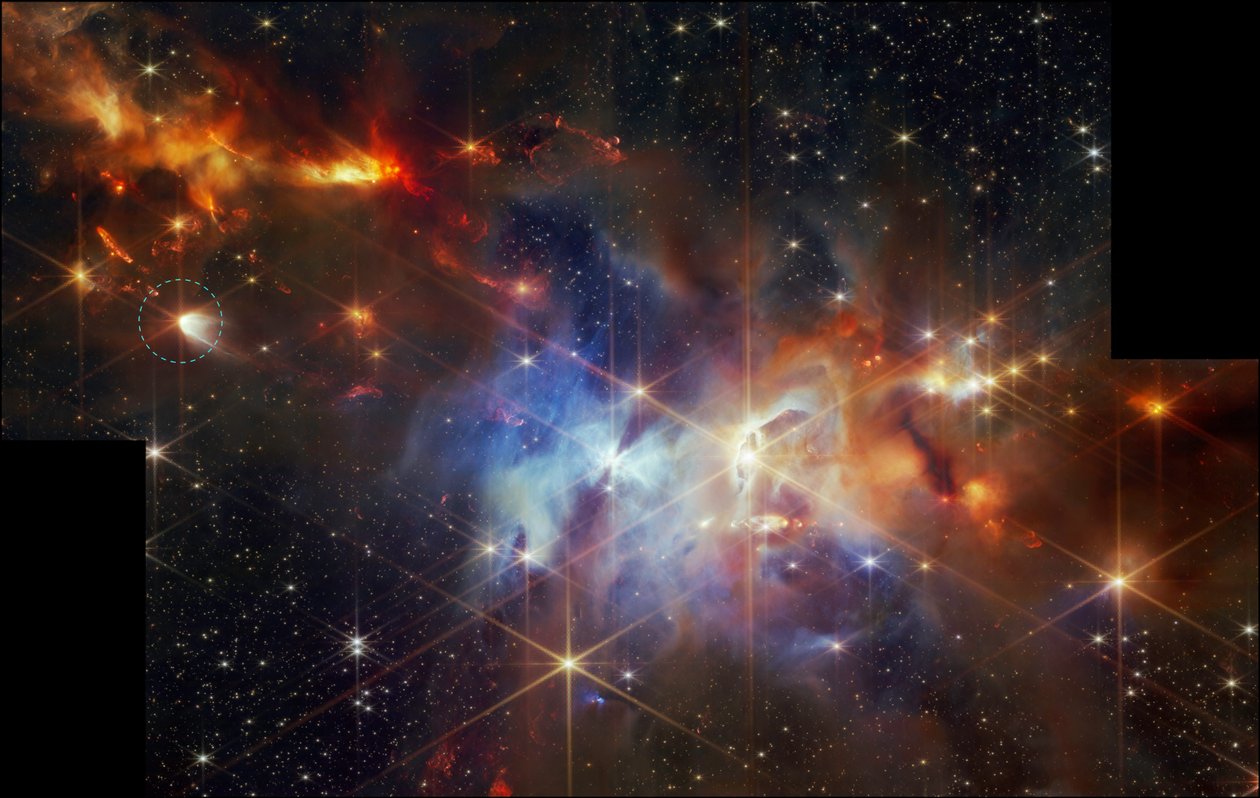 Protostjernen EC 53 i Serpens-tågen (billede taget med NIRCam) af James Webb Space Telescope (NASA)