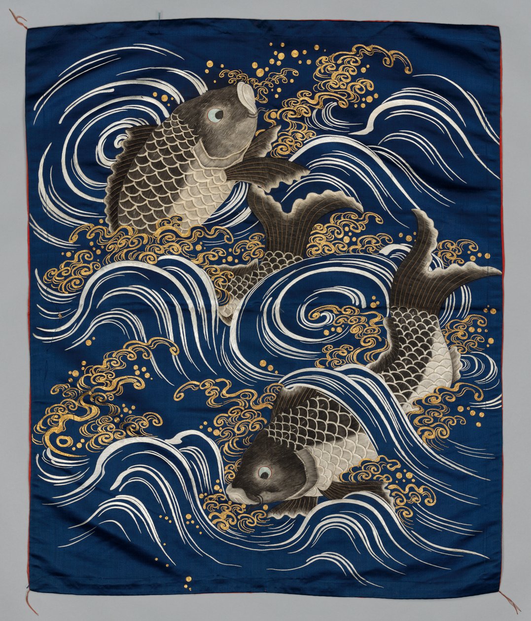 Gaveomslag (Fukusa) med karper i bølger af Japan, Meiji period