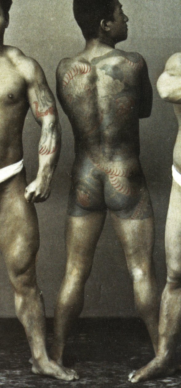 Mænd med traditionelle japanske Irezumi-tatoveringer, ca. 1880 (håndkoloreret albumenfoto) af Japanese Photographer