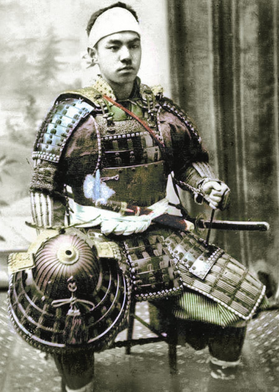 Samurai fra det gamle Japan bevæbnet med fuld kropsrustning, ca. 1880 (håndkoloreret albumenfoto) af Japanese Photographer