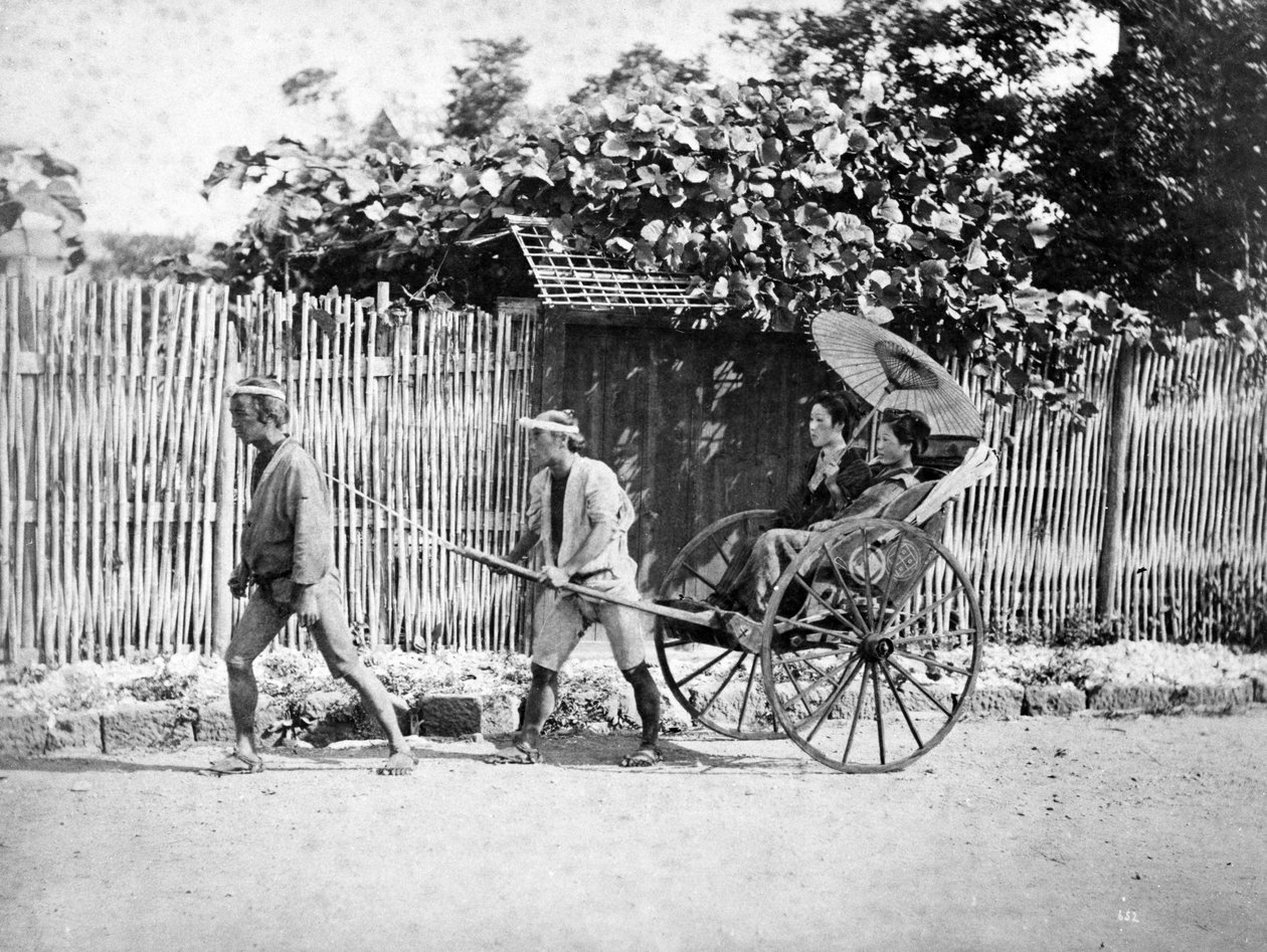 To piger i en Rickshaw, ca. 1860-80 af Japanese Photographer
