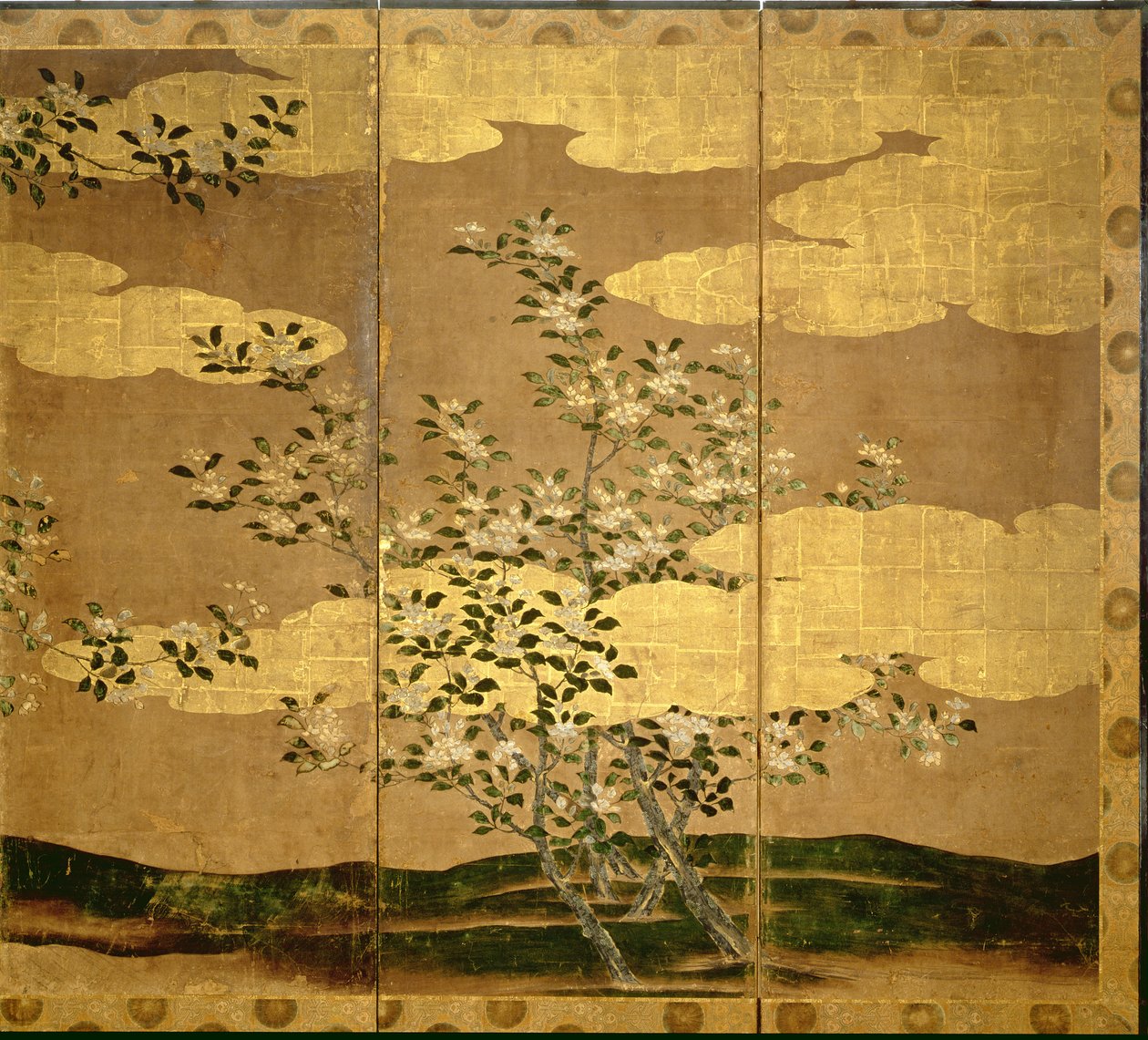 Blomster af kameliaer (pen og blæk, farve, guldpapir på panel) (se 216565) af Japanese School