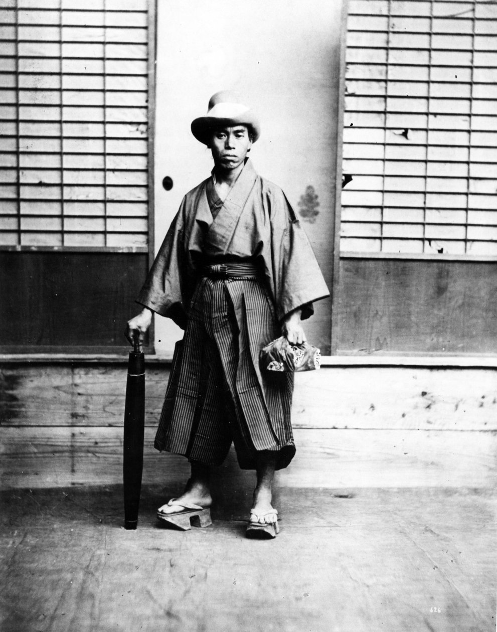 Japansk mand iført europæisk hat, ca. 1860-80 af Japanese Photographer