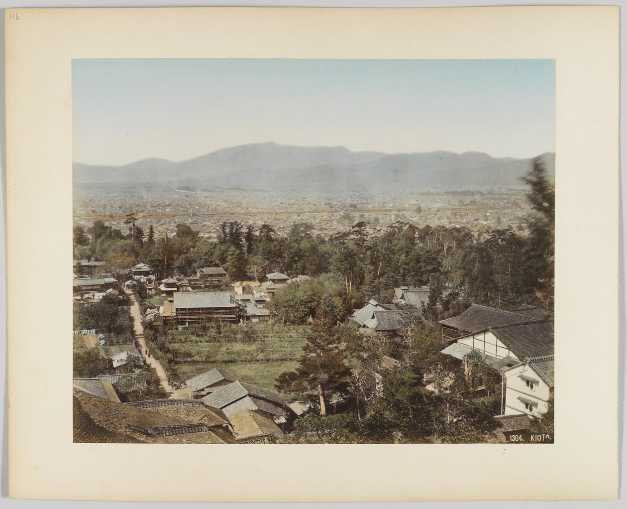 Kyoto, Japan (håndfarvet sort/hvid foto) af Japanese Photographer
