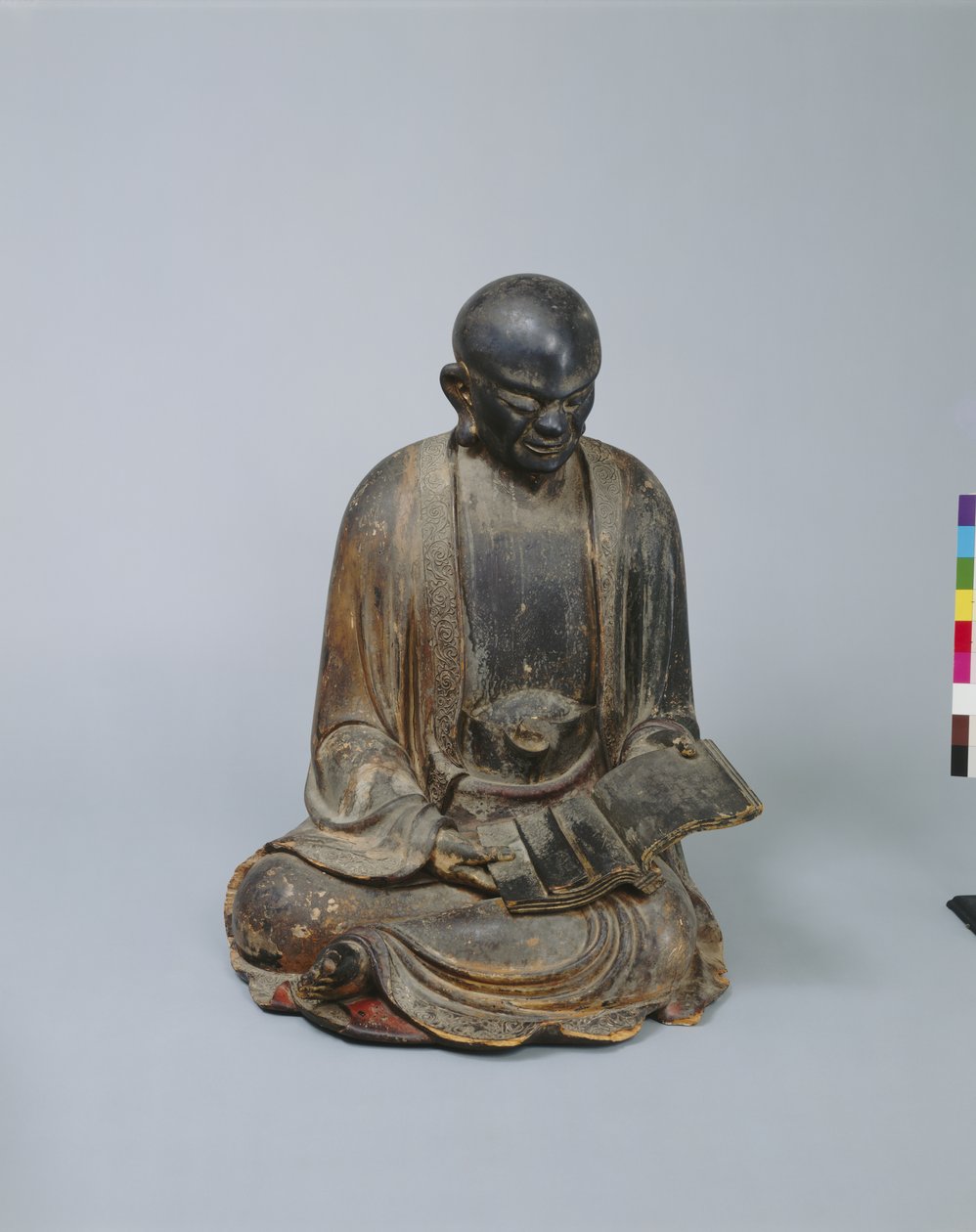 Arhat (hellige mænd): tre fra de fem Hundred Arhat, ca. 1687 - 95 (Træ, tør lak og guld, med farver (anvendes senere)) af Japanese School