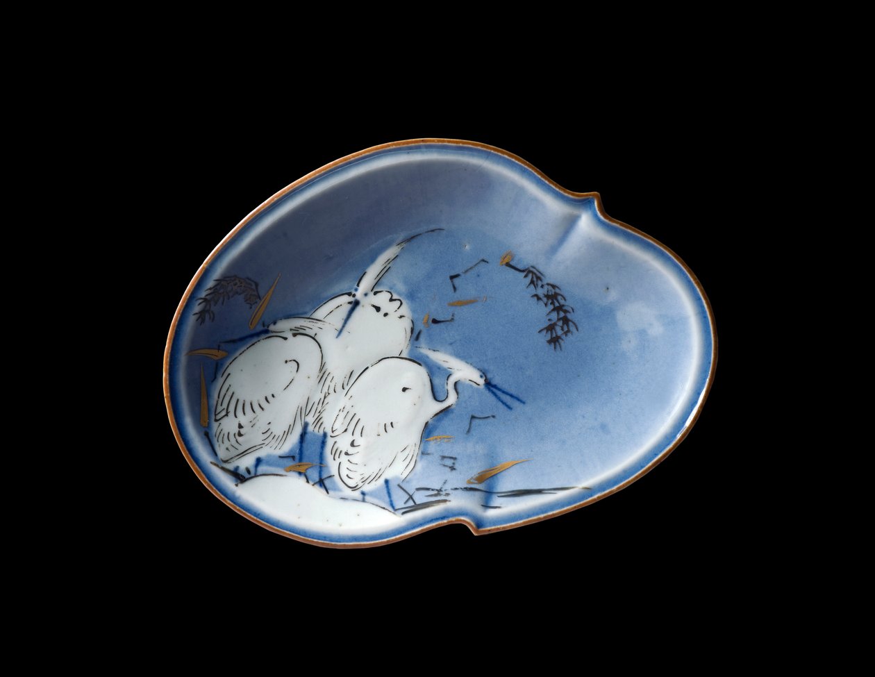 Arita Fad, ca. 1730-40 (porcelæn med underglasur blå & guld & sølv overglasur) af Japanese School