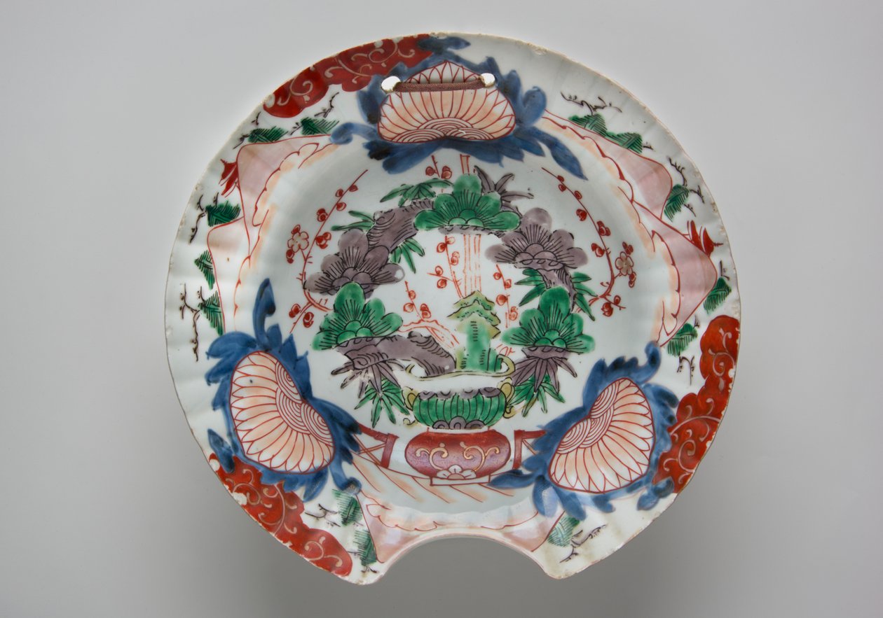 Barberskål, slutningen af det 18. århundrede (Arita ware, porcelæn med underglasur blå og overglasur emalje) af Japanese School