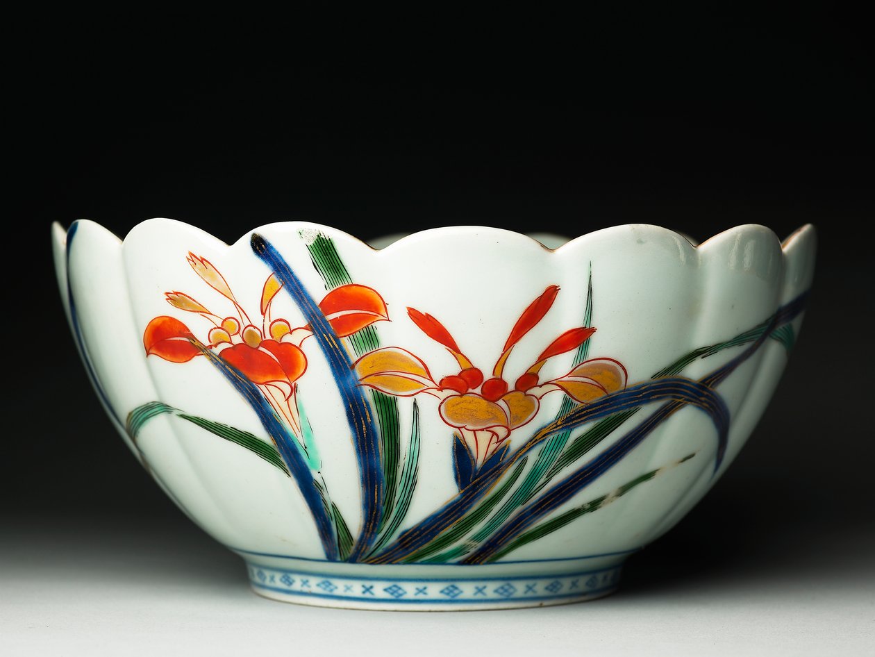 Skål med riflede sider og bølget kant, ko-Imari ware, ca. 1770-20 (lertøj med blå underglasur og overglasur emalje) (se også 117721) af Japanese School