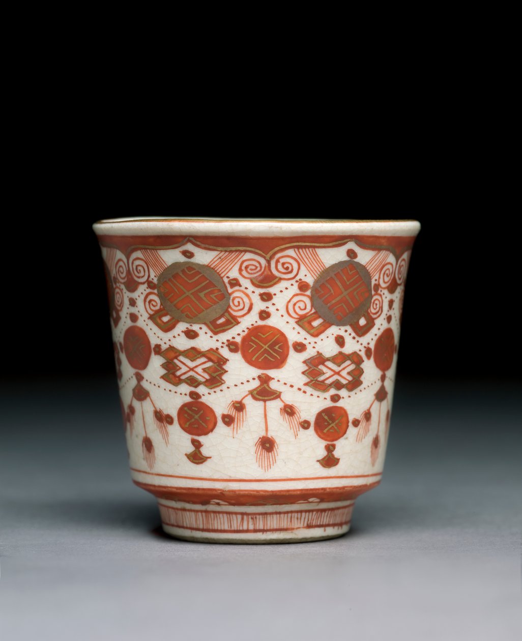 Cup, Kaga-provinsen, Meiji-æraen (porcelæn) af Japanese School