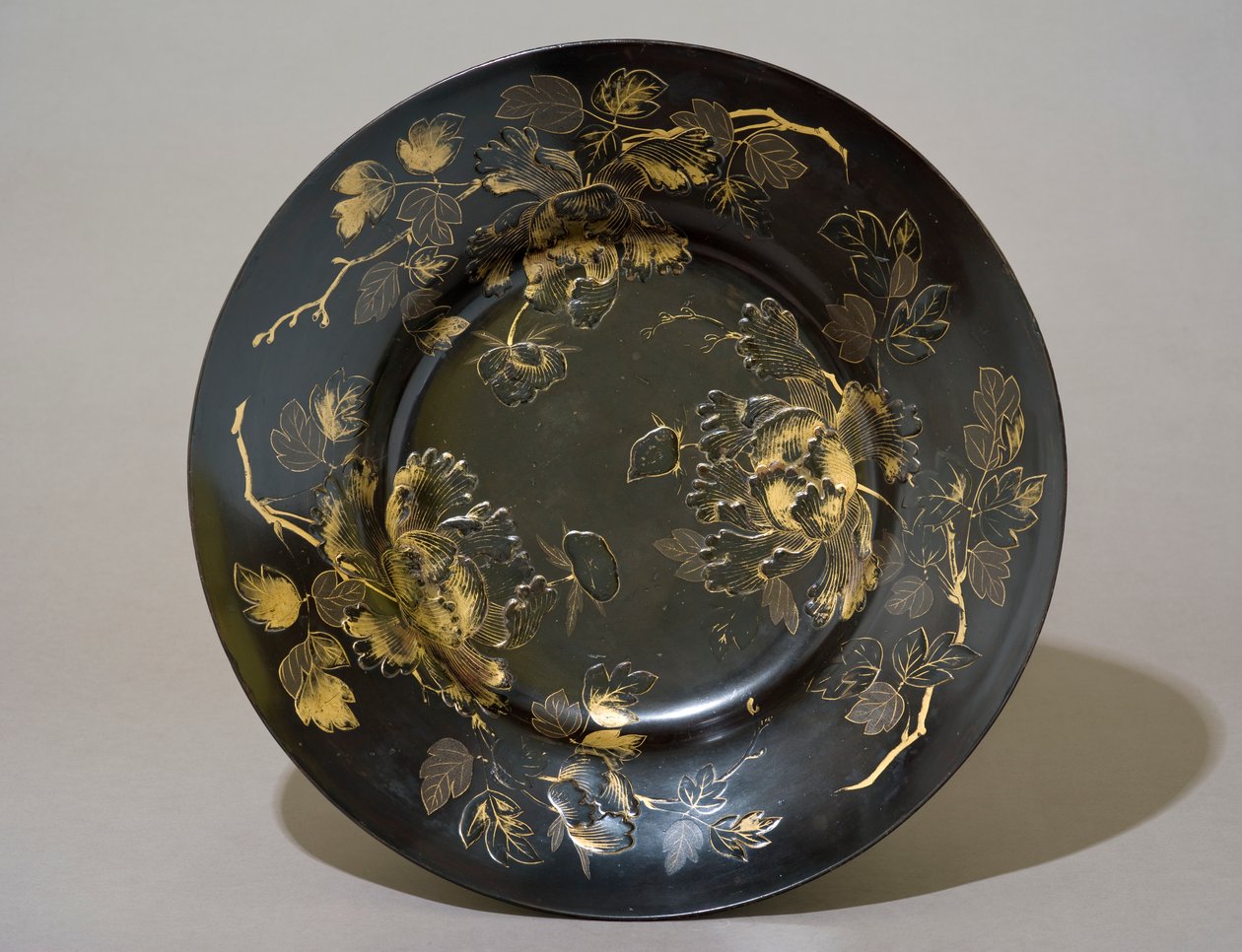 Imari-formet fad, slutningen af 1600-tallet (lakeret træ) af Japanese School