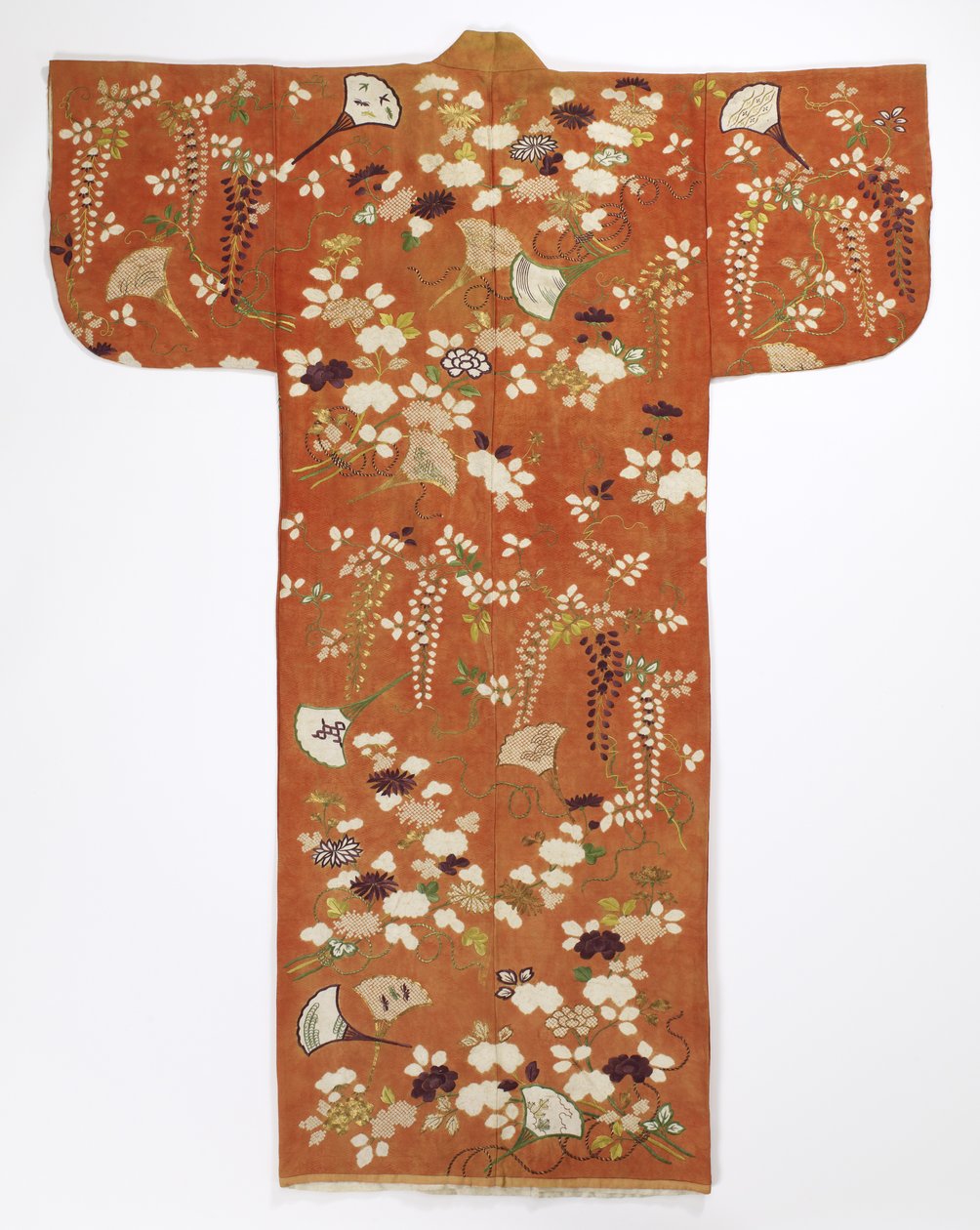Kimono (furisode), slutningen af det 18. århundrede (damask silke, silke og metalliske tråde) af Japanese School