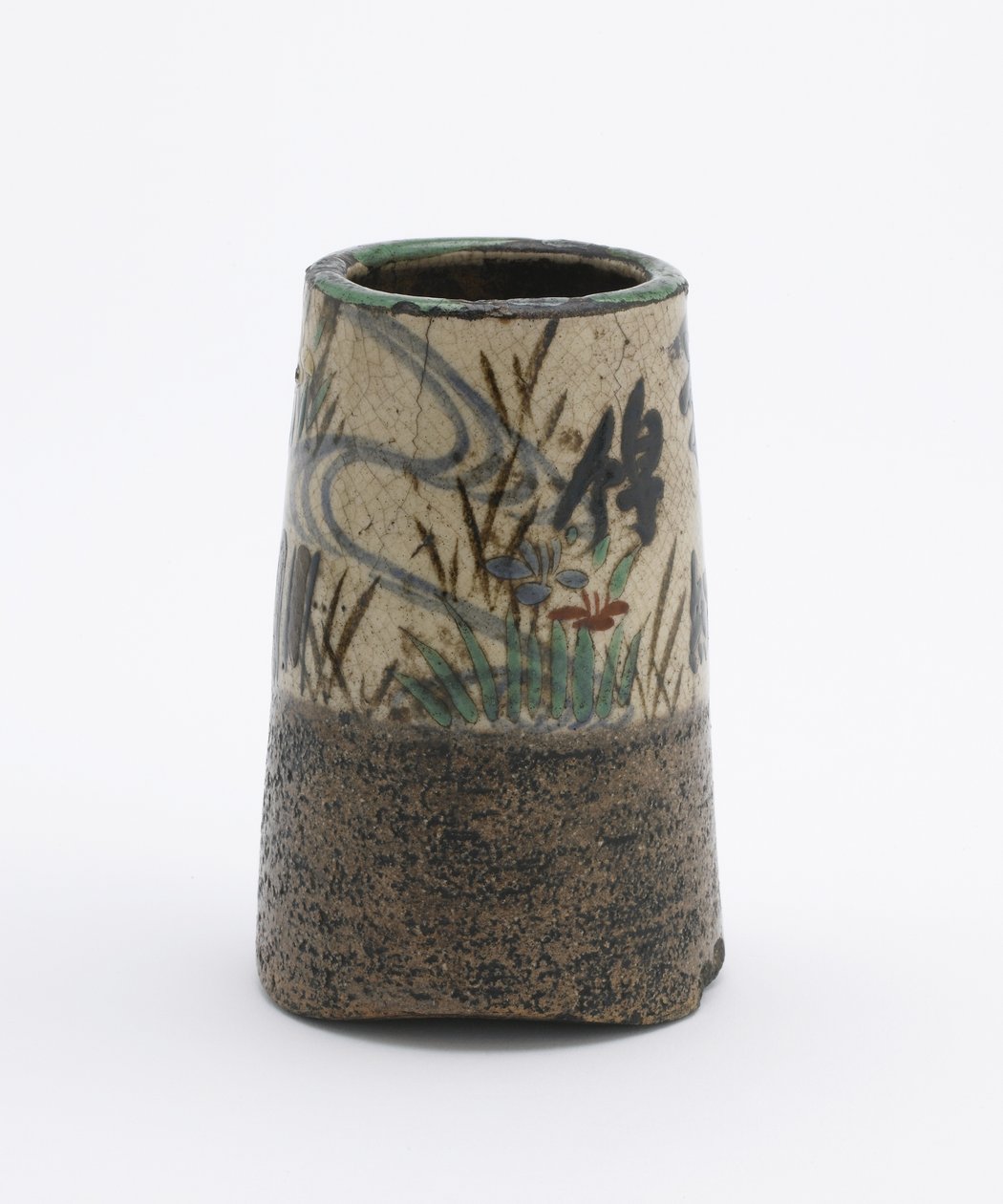 Slevstander, tilspidset cylindrisk med bølget trefoil-fod, Kyoto, Kyoto-fu, Edo-periode (keramik) af Japanese School