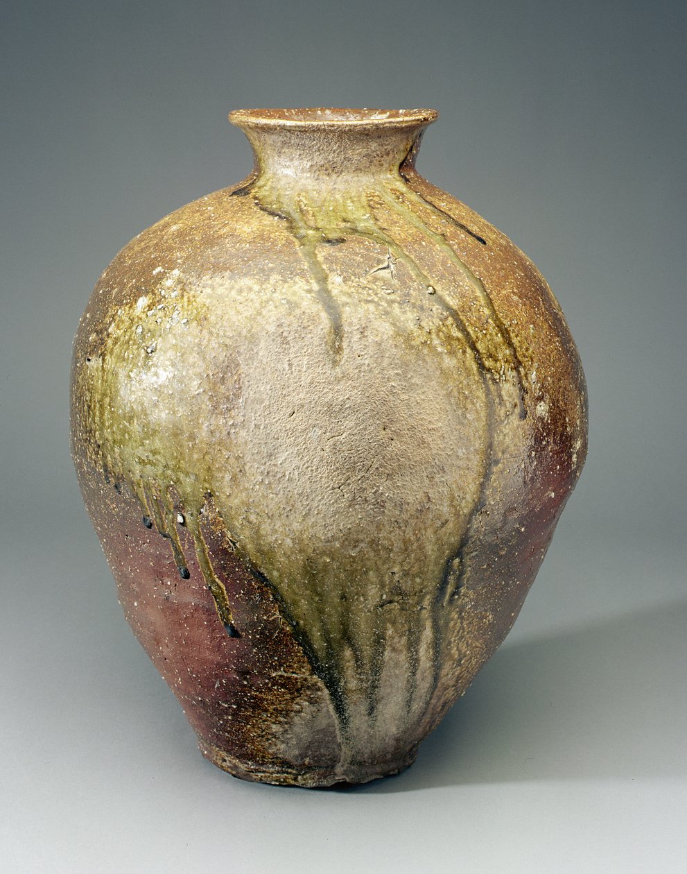 Stor krukke, Shigaraki-ovne, Shiga, Muromachi-periode, ca. 15.-16. århundrede (lertøj) af Japanese School