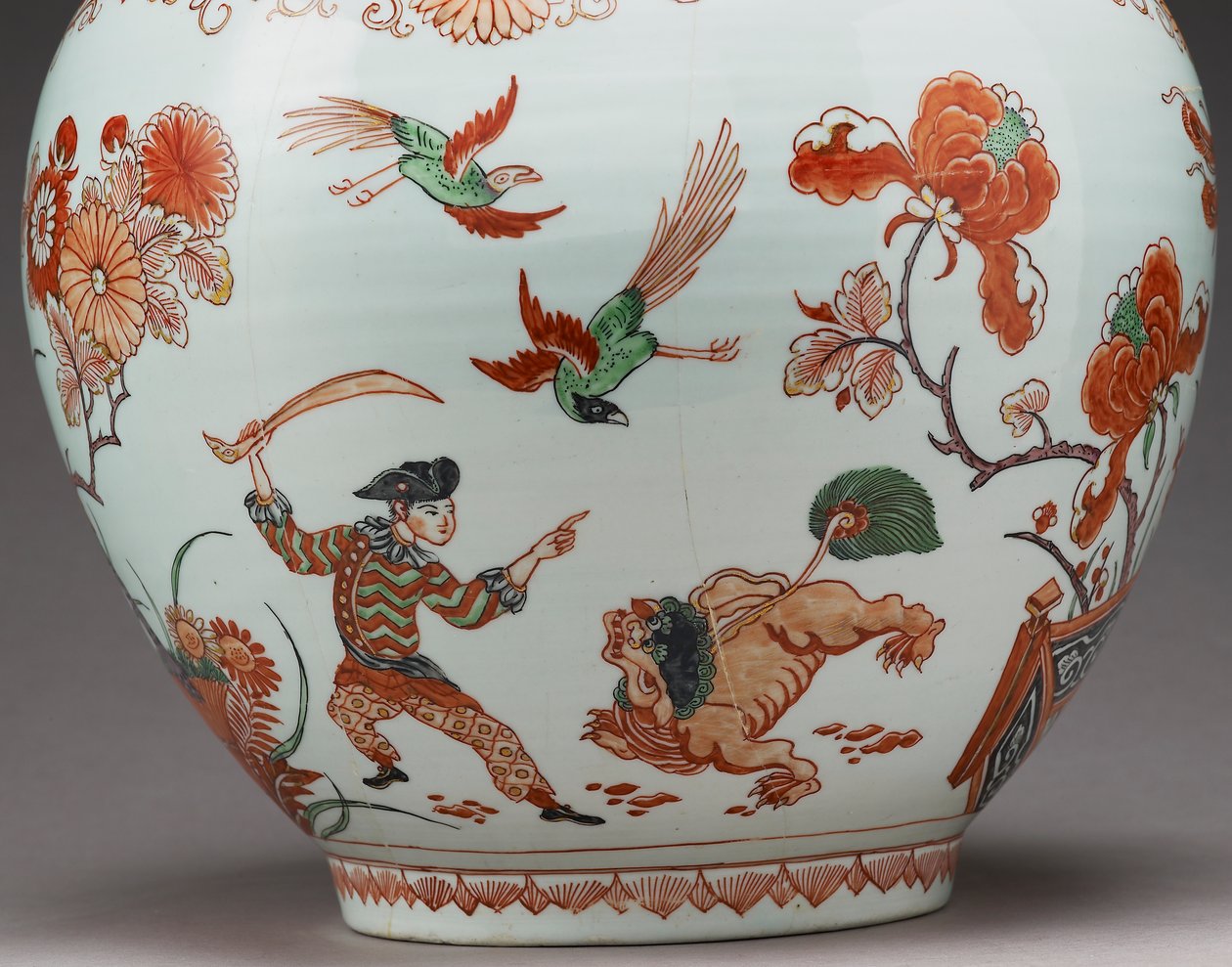 Stor flaskevase, dekoreret i Holland i Imari-stil, Ko-Imari, slutningen af 1600-tallet (lertøj med emaljeoverglasur) (detalje af 117741) af Japanese School