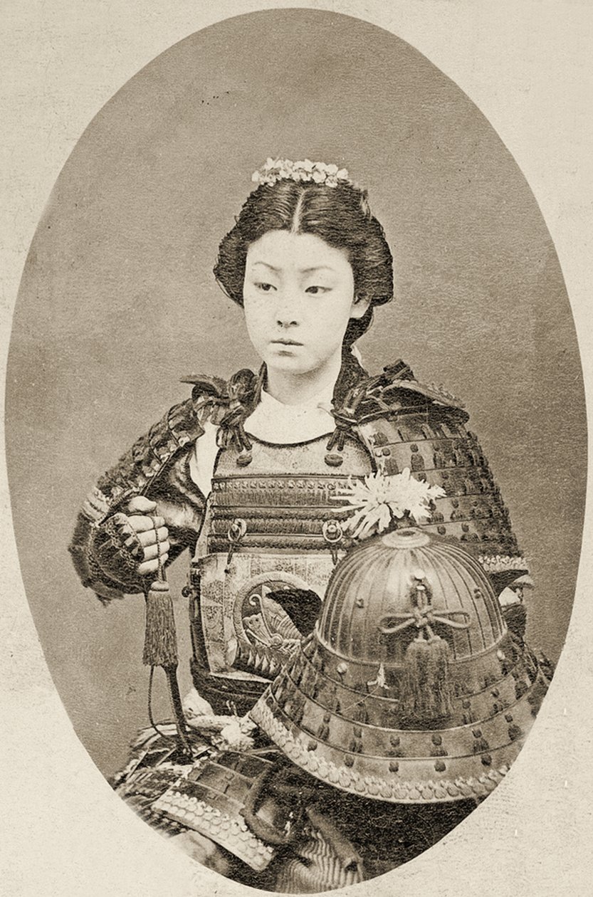 Portræt af en kvindelig kriger med blomster i håret, ca. 1895 af Japanese School