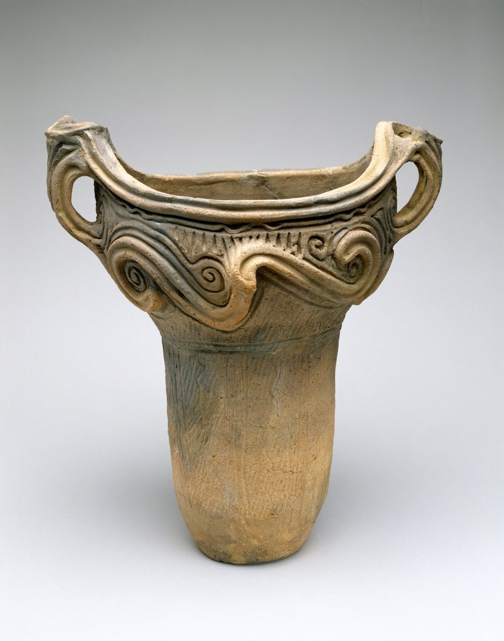 Potte med hvirveldesign, ca. 7500-300 f.Kr. (lavbrændt keramisk ler) af Japanese School