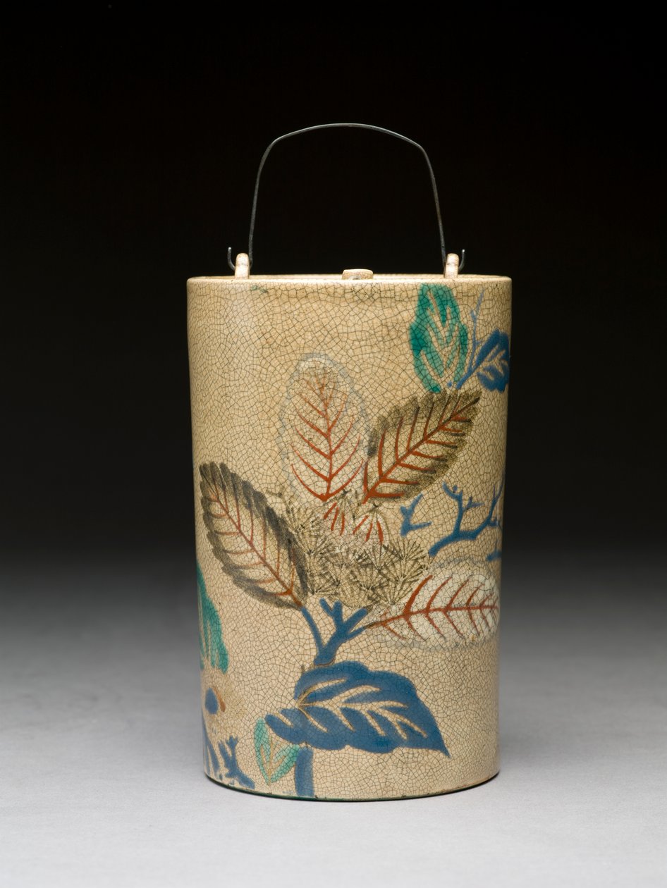 Sake-flaske, 1600-tallet (kyoto lertøj med overglasur emaljer) af Japanese School