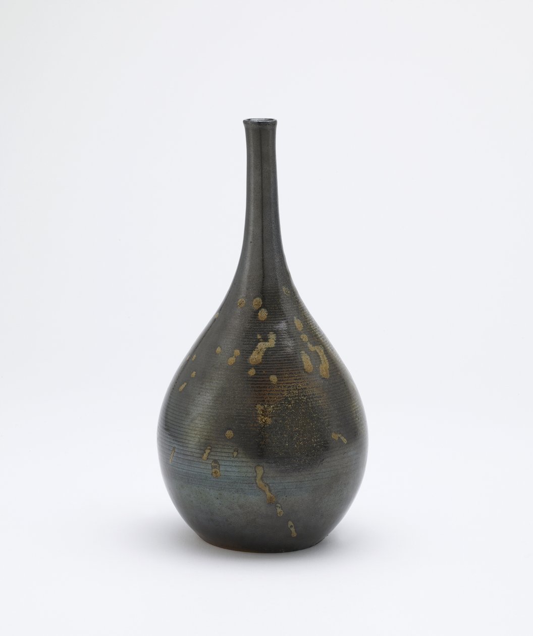 Sake-flaske, Imbe, Okayama-præfekturet, Edo-perioden, slutningen af det 17.-begyndelsen af det 18. århundrede (stentøj med rød slip & træ-aske glasur) af Japanese School