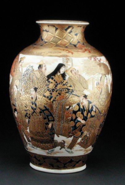 Satsuma vase med figurer i procession, slutningen af 1800-tallet (lertøj malet i emalje) af Japanese School