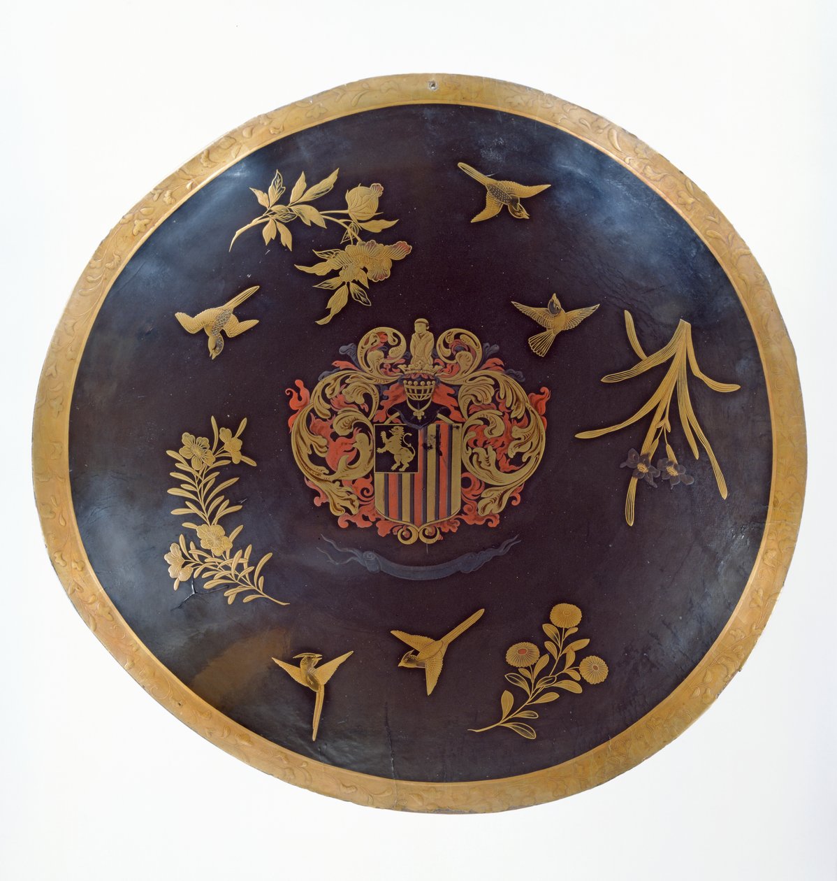 Skjold, der afbilder våbenlejerne af Constantijn Ranst, for det hollandske østindiske kompagni, fremstillet i Bengal og lakeret i Japan, ca. 1668 (lakeret læder) af Japanese School
