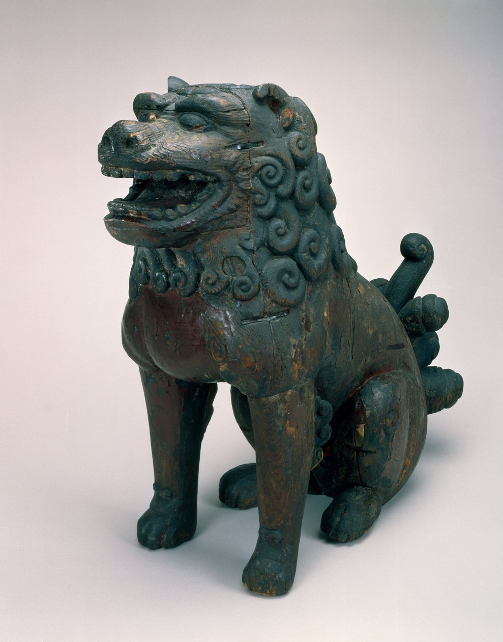 Shishi (Guardian Lion or Dog) (træ med lak) af Japanese School