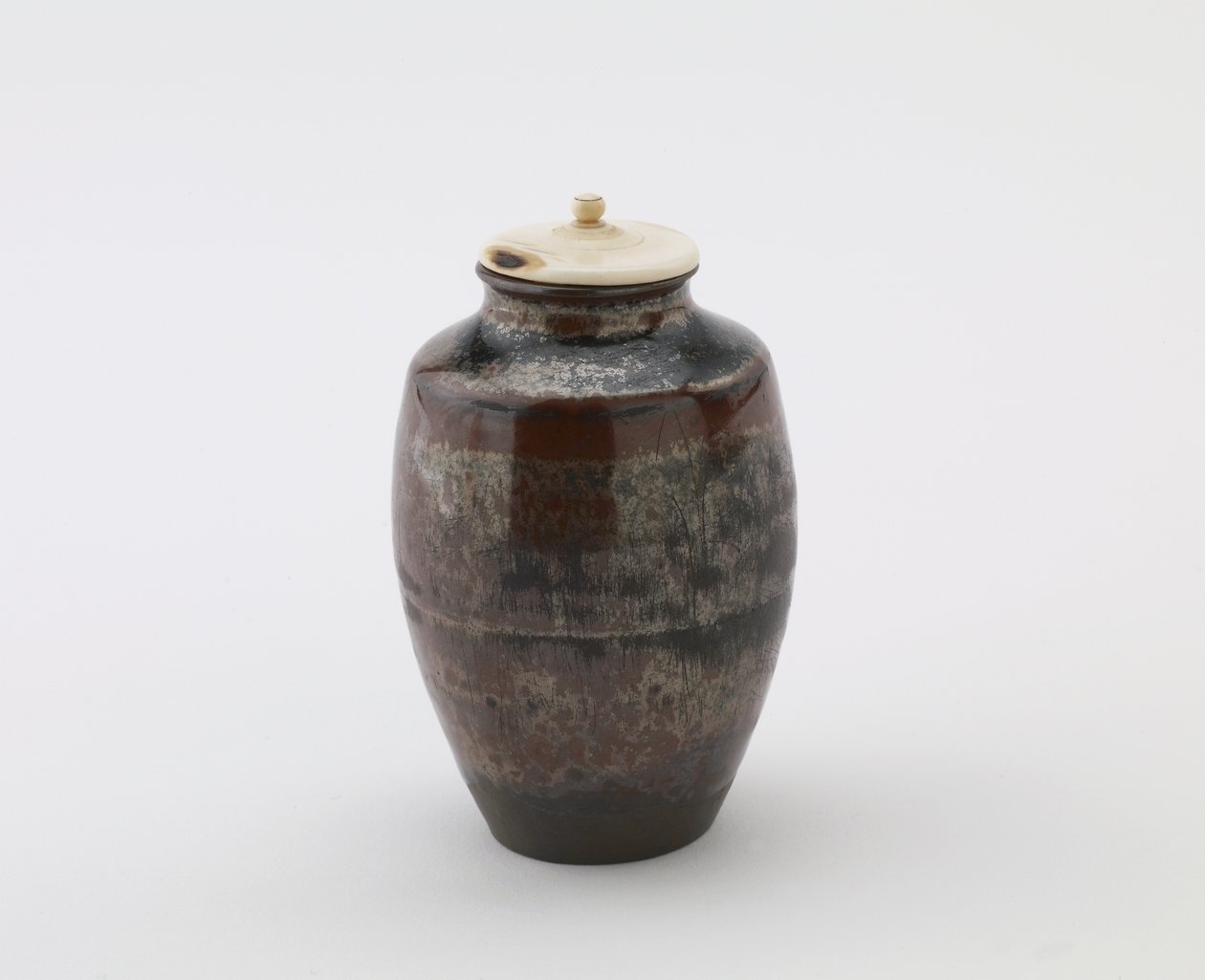 Tea caddy, katatsuki form, Edo periode (keramik) af Japanese School