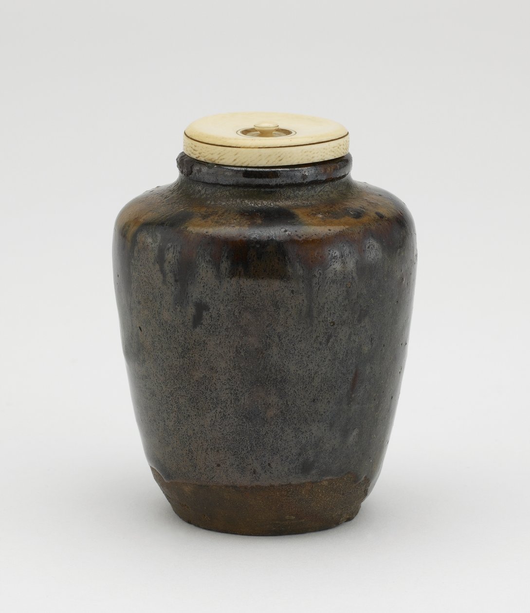Tea caddy, katatsuki type, Seto, Aichi præfektur, Edo periode, midten af 1600-tallet (keramik) af Japanese School