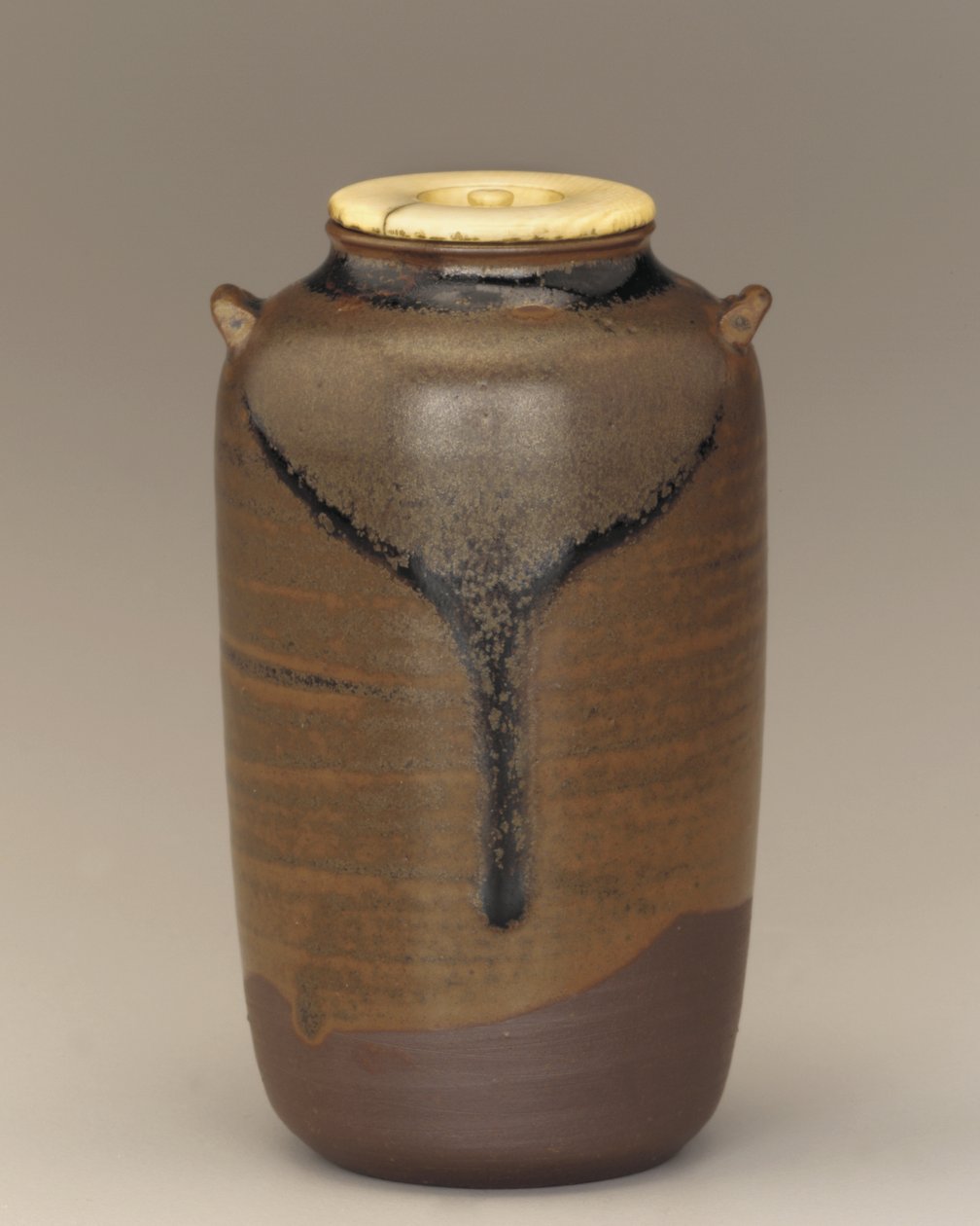 Tea caddie med to lugs, Koishibara, Fukuoka præfektur, Edo-periode, slutningen af det 17.-begyndelsen af det 18. århundrede (keramik) af Japanese School