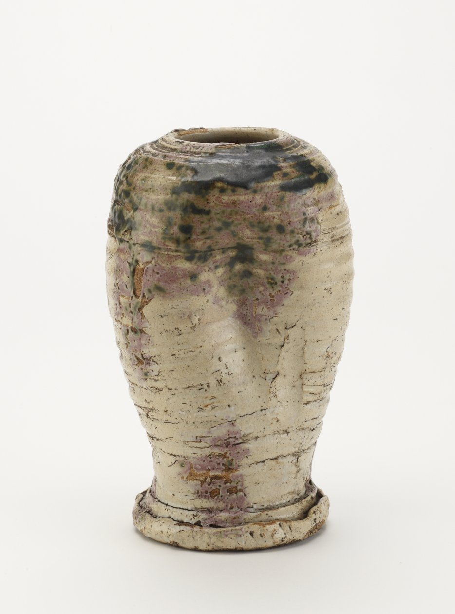 Vase i Oribe-stil, sandsynligvis Seto ware 1800-80 (stentøj med feldspatisk glasur og kobbergrøn glasur (delvist fejltændt til rød)) af Japanese School
