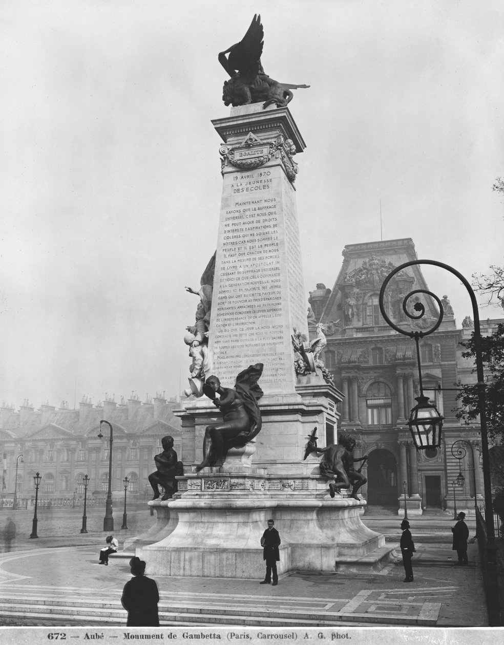 Monument til Leon Gambetta, cour Napoleon, Louvre, 1888 (bronze og sten) (se også 346102 til 346104, 346503) af Jean Paul Aube
