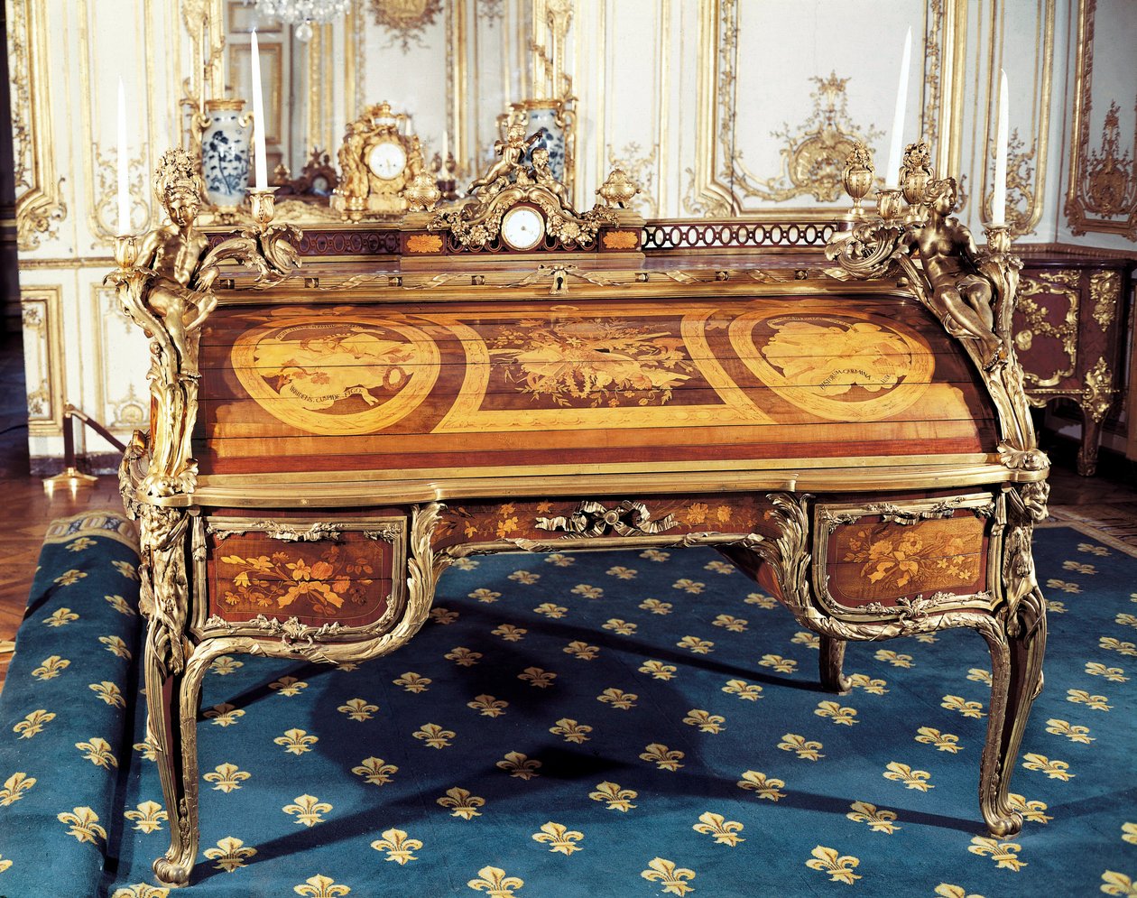 Louis XV-stil: Kongens kontor (foto) af Jean Henri Riesener