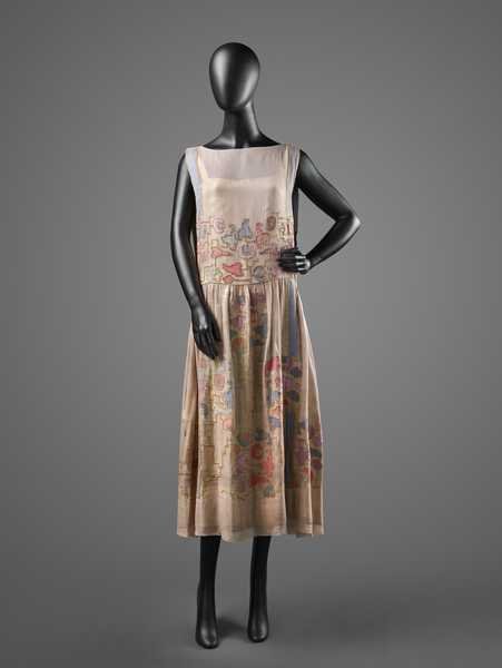 Aftenkjole, ca. 1924 (omvendt applikation, silke chiffon, guld lamé, bugle perler & silkebånd) af Jean (attr.to) Patou