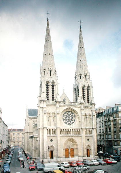 Udsigt over facaden, bygget 1854-59 af Jean Baptiste Antoine Lassus