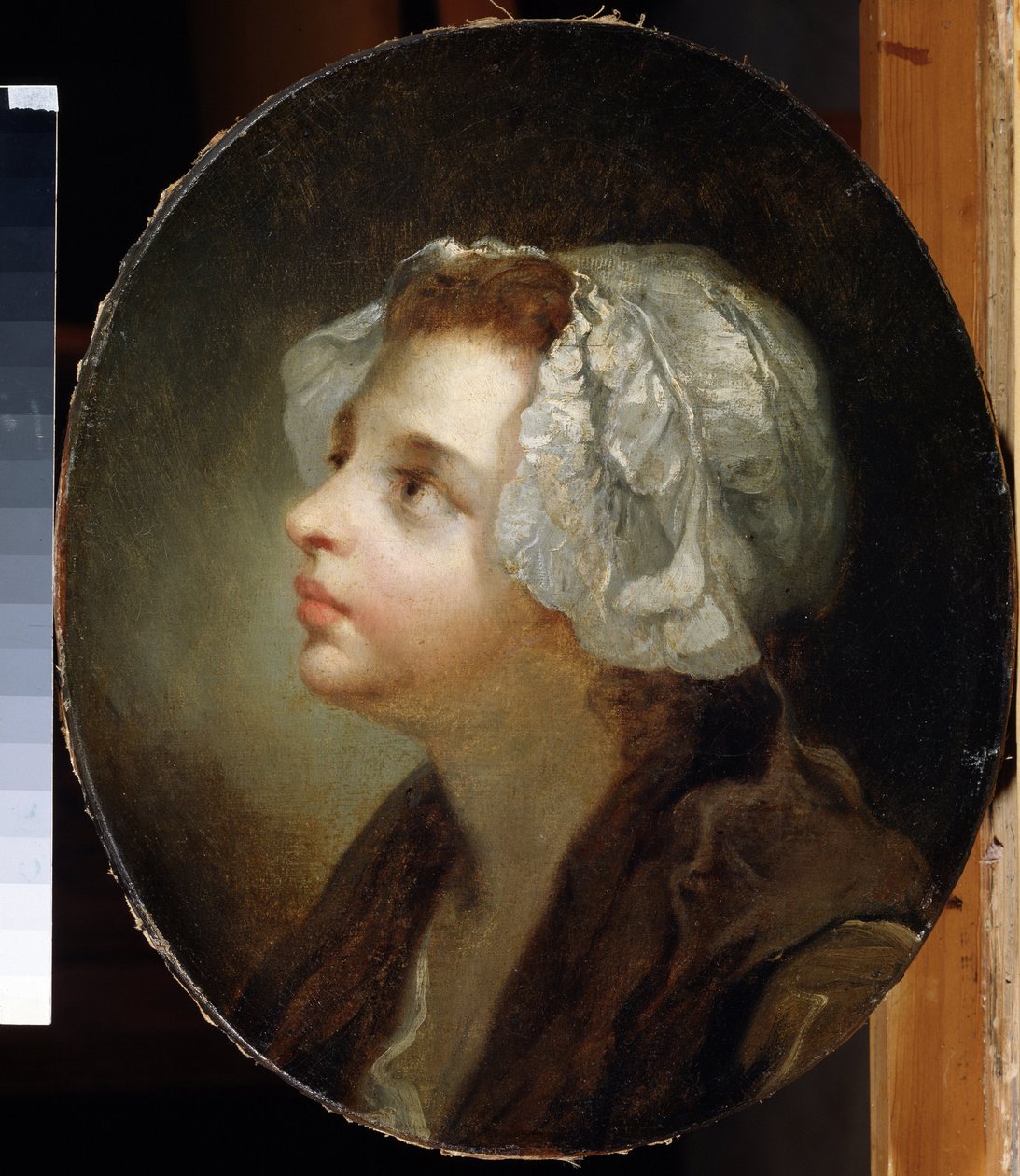 ""Portræt af en ung pige"" Hun bærer et tørklæde på hovedet. Maleri af Jean Baptiste Greuze (1725-1805) Regionalt kunstmuseum, Chernigov (Chernihiv eller Chernigov) Ukraine af Jean Baptiste Greuze