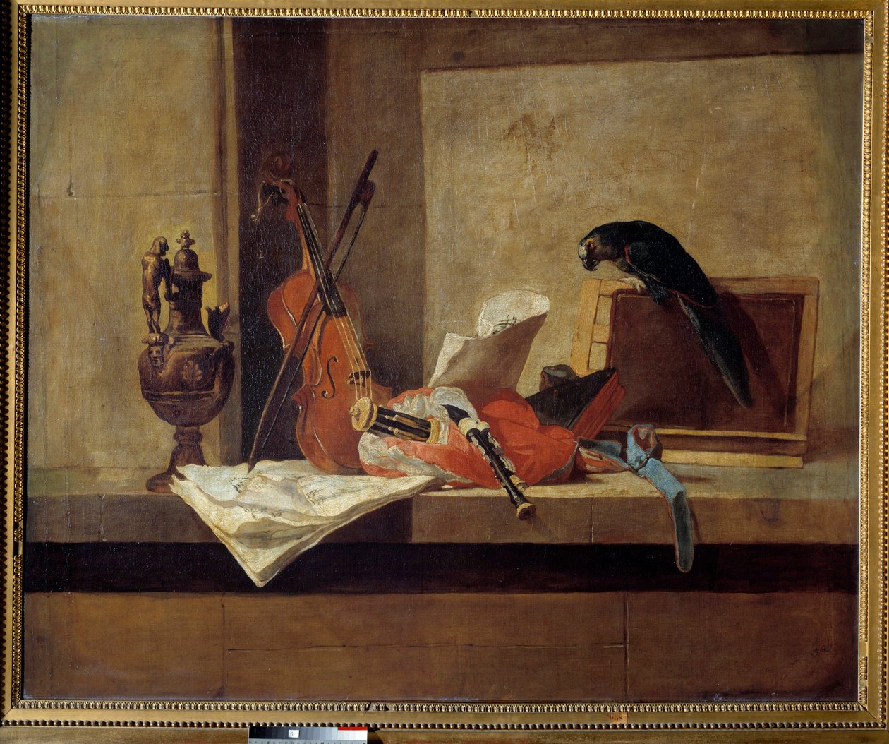 Musikinstrumenter og papegøje Maleri af Jean Baptiste Simeon Chardin (1699-1779) Privat samling fra det 18. århundrede. af Jean Baptiste Simeon Chardin