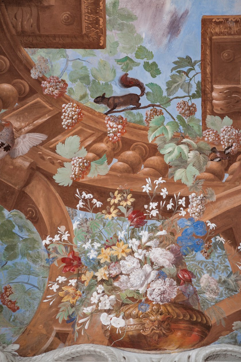 Vinskud, druer, blomster og et egern, detalje af Jean Boulanger