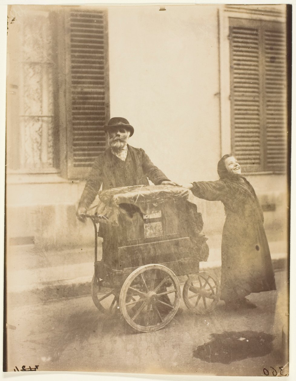 Orgelspiller af Jean Eugène Auguste Atget