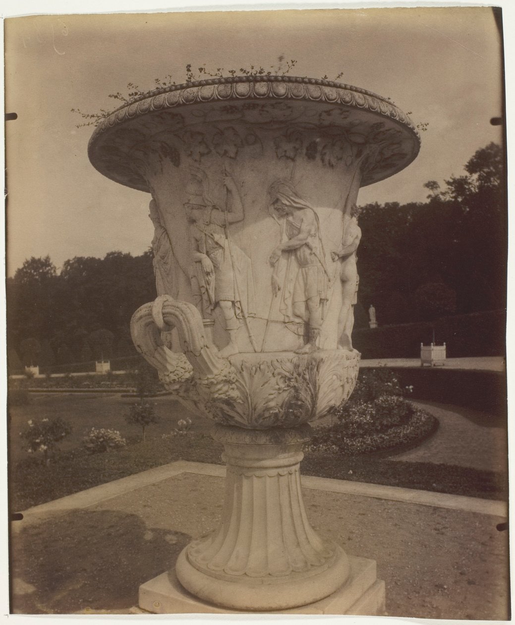 Versailles, (Vase) af Jean Eugène Auguste Atget