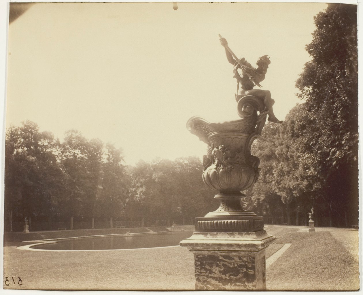 Versailles, Grand Trianon (Vase af Le Lorrain) af Jean Eugène Auguste Atget